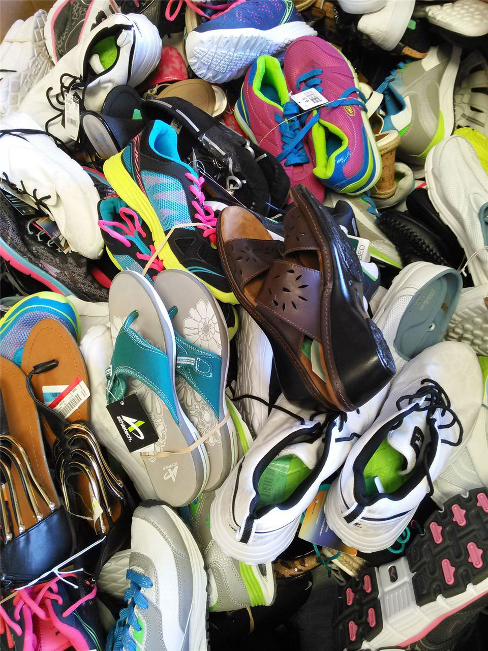 shoes decluttering 