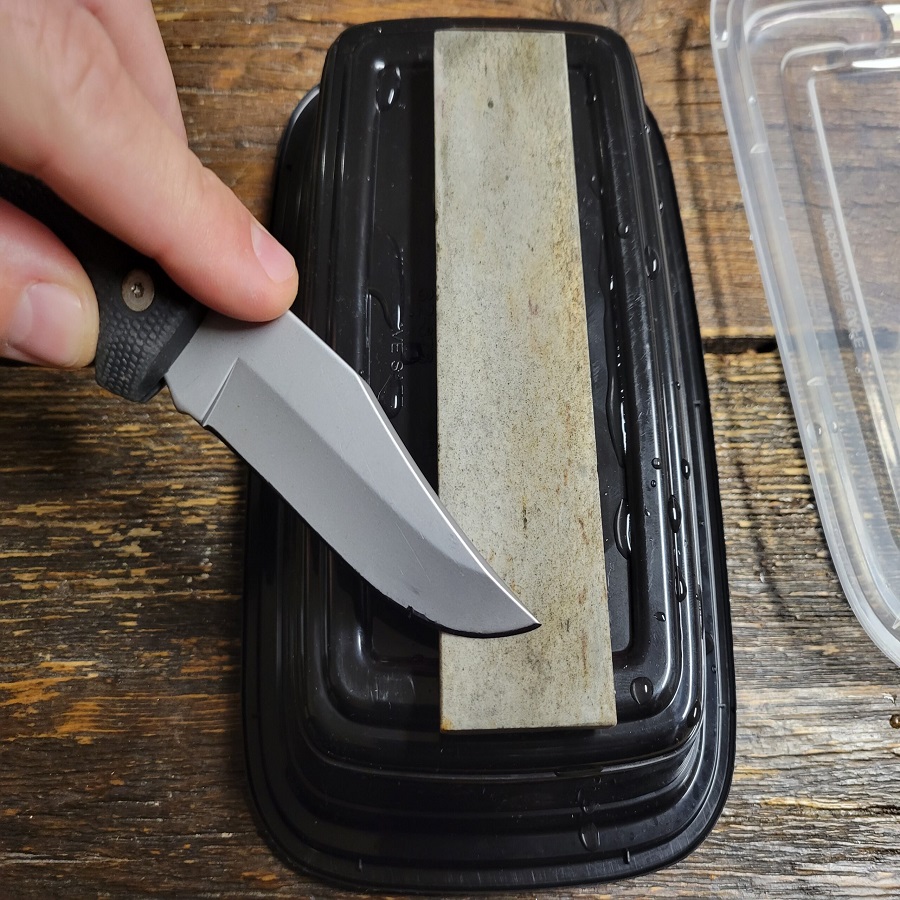 how to sharpen a kitchen knife